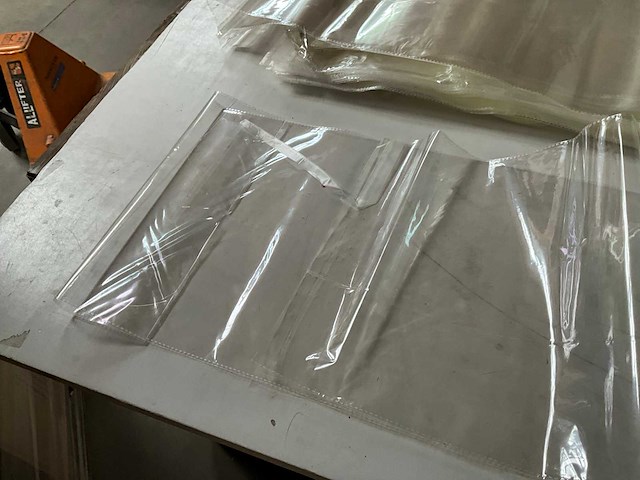 Palletdeal polybag met zelfklevende strip 30 x 95 cm (19500x) - afbeelding 4 van  7