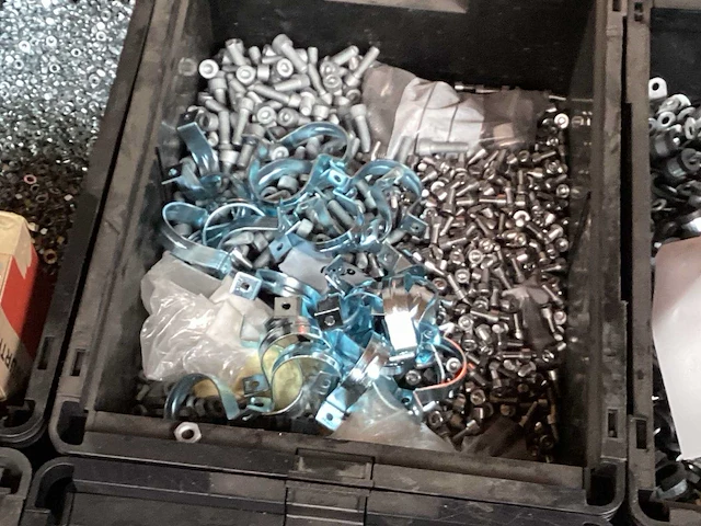 Palletdeal würth diverse bevestigingsmaterialen en ijzerwaren - afbeelding 3 van  7