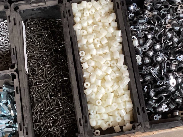 Palletdeal würth diverse bevestigingsmaterialen en ijzerwaren - afbeelding 7 van  7