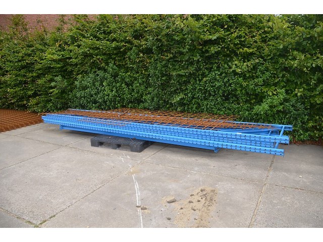Palletstelling blauw bestaande uit 3 kopsteunen afm. ca. 6,50m en 8 dwarsbalken afm. ca. 4,50m - afbeelding 4 van  7