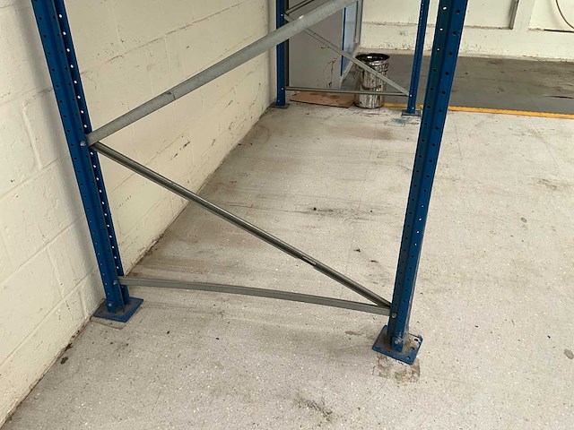 Palletstelling + divers werkplaatsmeubilair - afbeelding 14 van  19