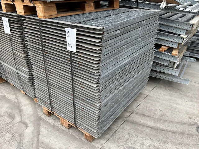 Palletstelling galva legbord roosters (40x) - afbeelding 1 van  2