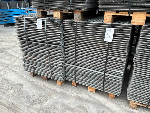 Palletstelling galva legbord roosters (80x) - afbeelding 1 van  2