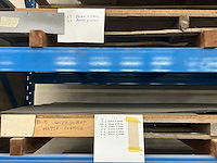 Palletstelling met inhoud diverse plaatmateriaal - afbeelding 2 van  11