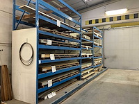 Palletstelling met inhoud diverse plaatmateriaal - afbeelding 1 van  11