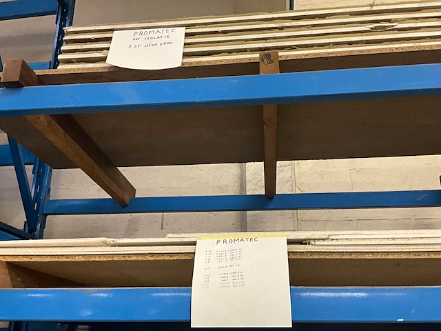 Palletstelling met inhoud diverse plaatmateriaal - afbeelding 10 van  11