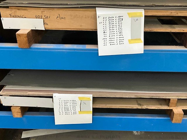 Palletstelling met inhoud diverse plaatmateriaal - afbeelding 11 van  11