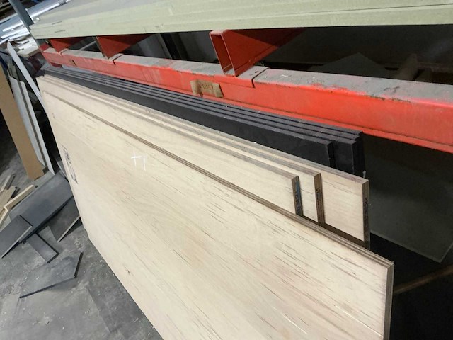 Palletstelling met inhoud plaatmateriaal - afbeelding 1 van  2