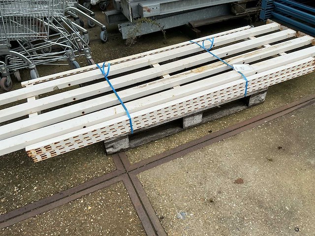 Palletstelling,afmeting 2 staanders 2.00 m l x 0.77 m b,4 leggers 2.63 m l - afbeelding 1 van  1