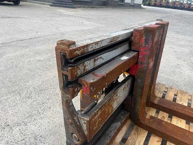 Palletvorken - side shift/vorkenversteller - haevy duty - afbeelding 12 van  13