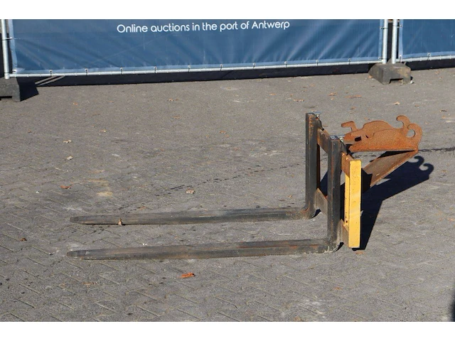 Palletvorken met cw05 aansluiting - afbeelding 1 van  1