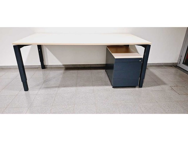 Pami - bureau met ladenblok (4x) - afbeelding 1 van  9