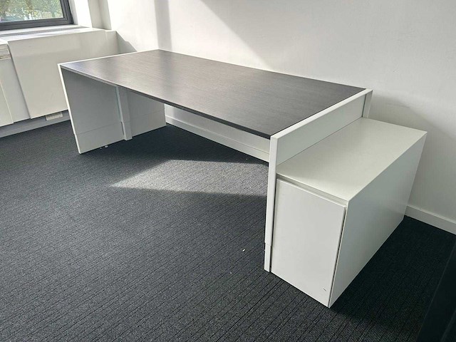Pami - directiebureau - bureau - afbeelding 1 van  6