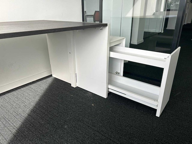 Pami - directiebureau - bureau - afbeelding 2 van  6