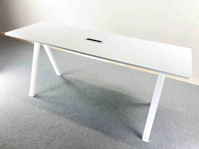 Pami - hoge vergadertafel - vergadertafel - afbeelding 13 van  15