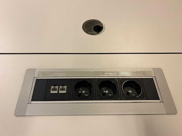 Pami - ovaal - vergadertafel - vergadertafel - afbeelding 4 van  4