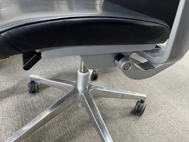 Pami - vergadertafel = 6 x steelcase think vergaderstoelen - vergaderset - afbeelding 15 van  15