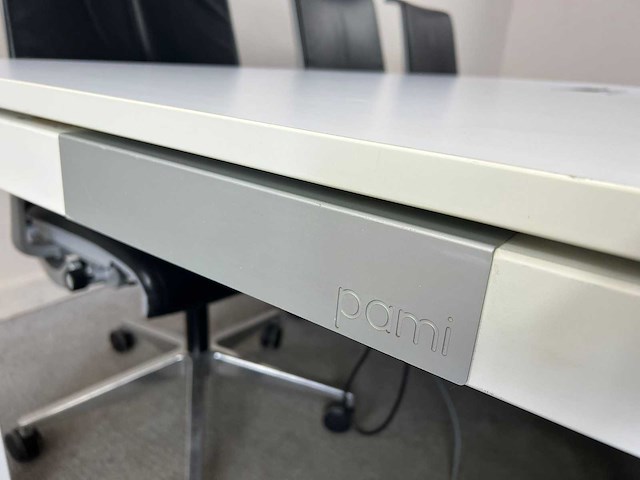 Pami - vergadertafel = 6 x steelcase think vergaderstoelen - vergaderset - afbeelding 5 van  15