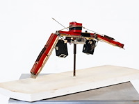 Panamarenko - magnetisch ruimteschip - origineel object - afbeelding 3 van  8