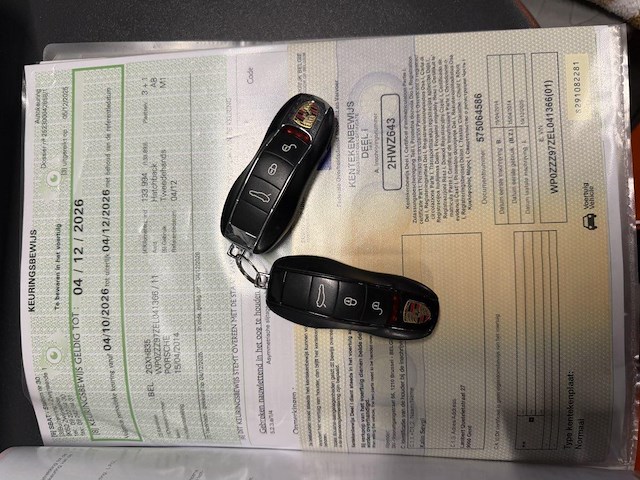 Panamera s hybrid - afbeelding 20 van  28