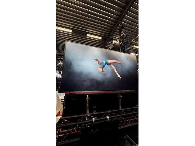 Panasonic - 75" aps/d-led th- 75 eq2w - monitor - afbeelding 3 van  3