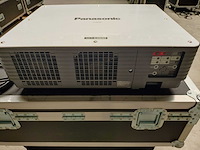Panasonic - d5700 - video projector - afbeelding 3 van  6
