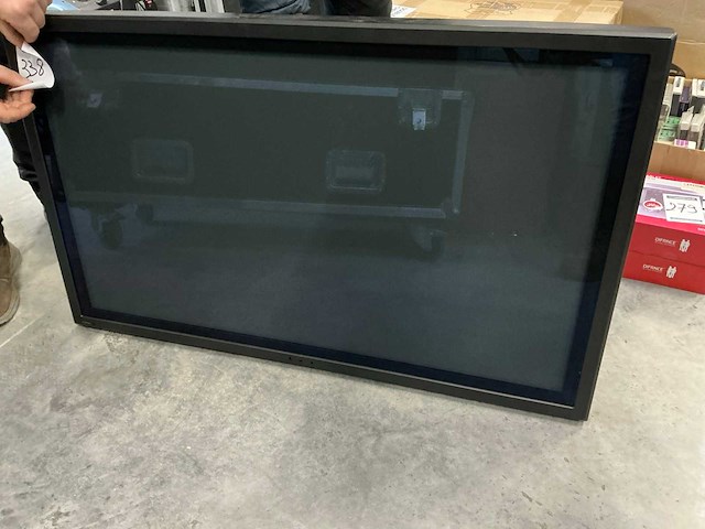 Panasonic monitor 42” (2x) - afbeelding 1 van  4