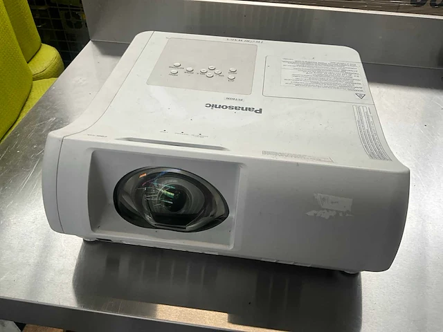 Panasonic pt-tw230 beamer - afbeelding 1 van  9