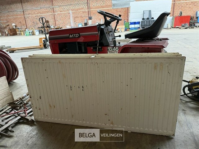 Paneelradiator l122 cm - afbeelding 1 van  1