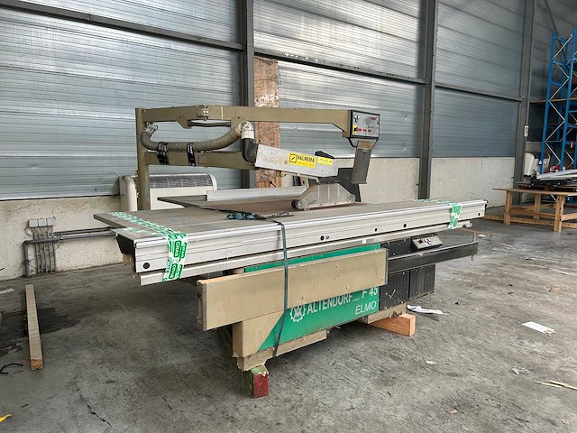 Panel sawing machine - afbeelding 1 van  5