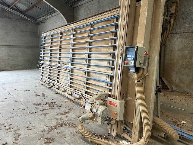 Panel sawing machine - afbeelding 4 van  5