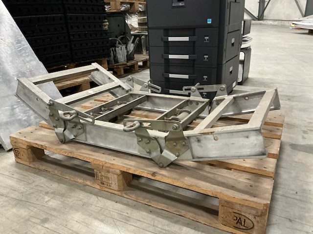 Pannenwagen en -lift - afbeelding 1 van  5