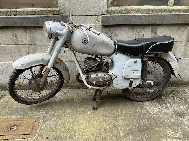 Pannonia motorfiets - afbeelding 10 van  17