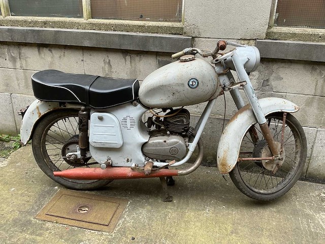 Pannonia motorfiets - afbeelding 17 van  17