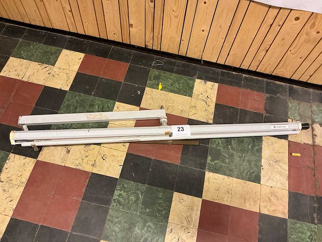 Pantaflex junior gedemonteerd projectiescherm, beschadigd - afbeelding 1 van  4