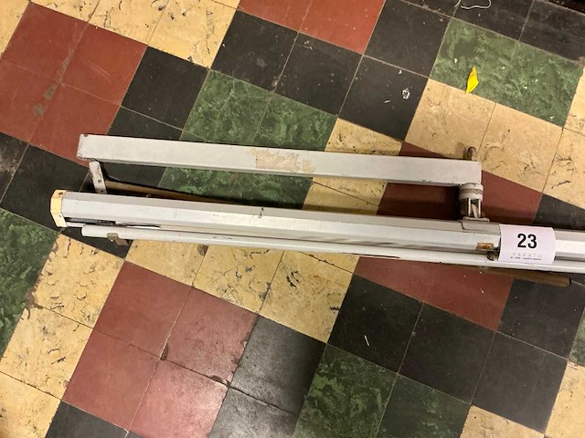 Pantaflex junior gedemonteerd projectiescherm, beschadigd - afbeelding 3 van  4