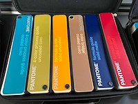 Pantone kleurenkaarten - afbeelding 3 van  7