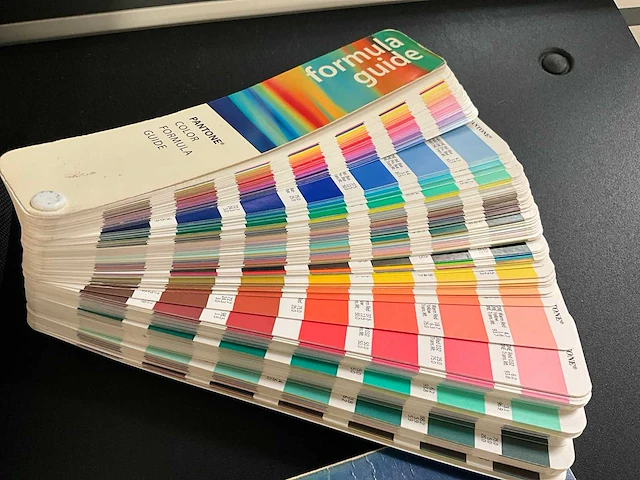 Pantone kleurenkaarten - afbeelding 5 van  7