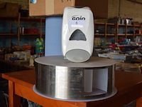 Papier en handzeep dispender