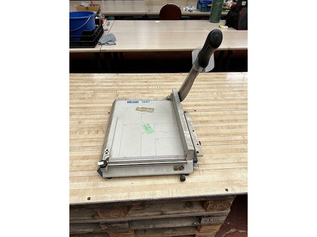 Papier snijmachine - afbeelding 1 van  3