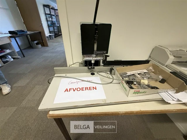 Papierboormachine ernst nagel - afbeelding 1 van  10