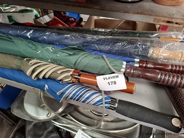 Paraplu's - afbeelding 1 van  1