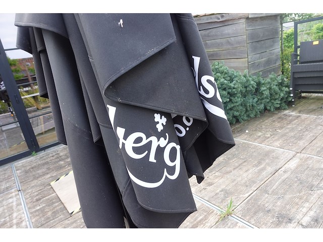 Parasol met voet - afbeelding 2 van  2