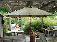 Parasol met voet - afbeelding 1 van  4