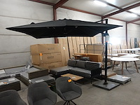 Parasol met voet - afbeelding 1 van  5