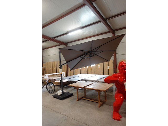 Parasol met voet - afbeelding 1 van  6
