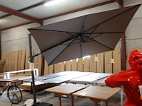 Parasol met voet - afbeelding 1 van  6
