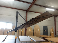 Parasol met voet - afbeelding 5 van  6