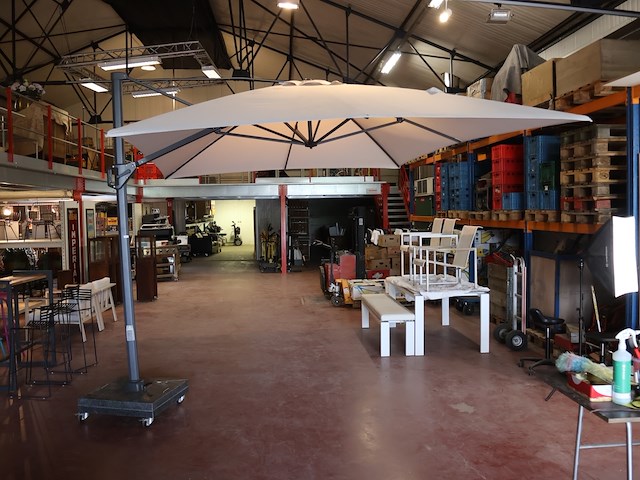 Parasol op voet - afbeelding 1 van  6