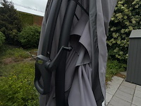 Parasol + voet - afbeelding 3 van  4